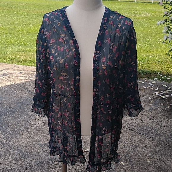💜Floral shawl - Picture 1 of 3